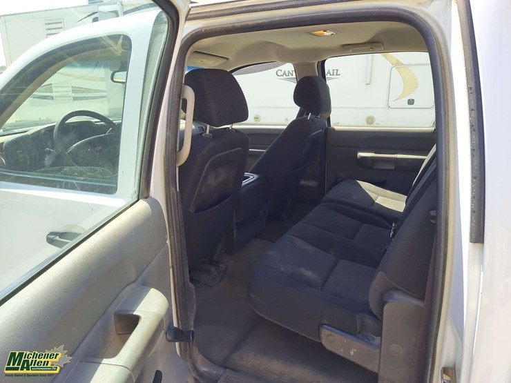 2013-chevrolet-silverado-1500-image-17