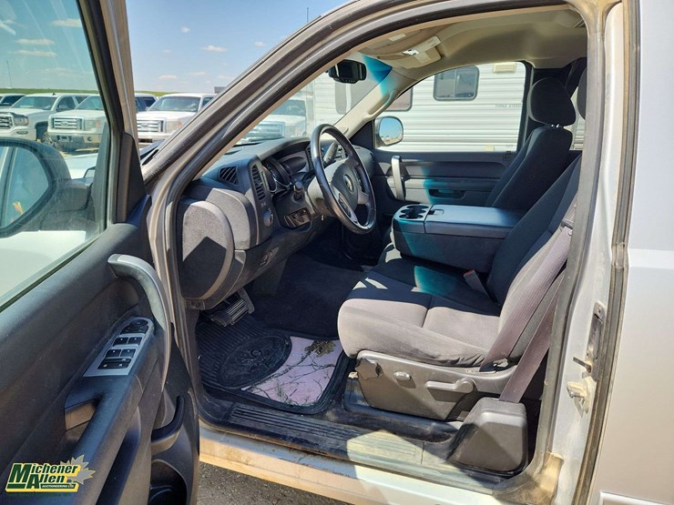 2011-chevrolet-silverado-1500-image-12