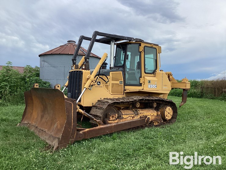 2003-deere-850c-lt-image-1