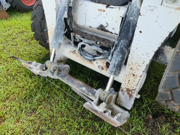2016-bobcat-s850-image-10