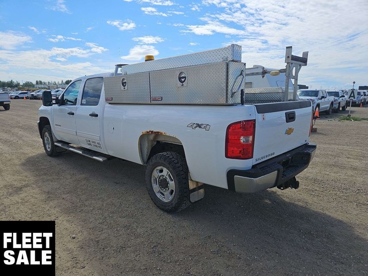 2012-chevrolet-silverado-2500hd-image-3