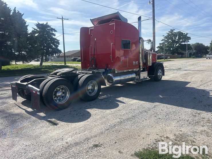 2008-peterbilt-389-image-5