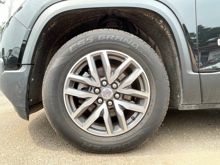 2017-gmc-acadia-image-12