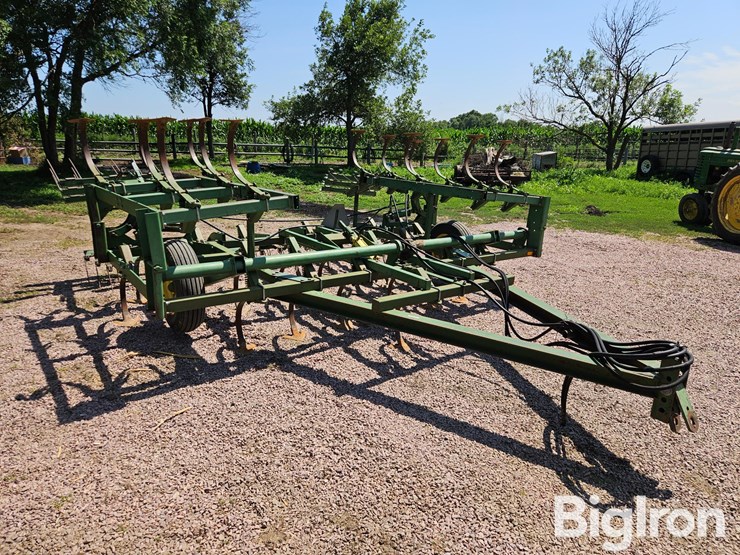 john-deere-1010-image-3