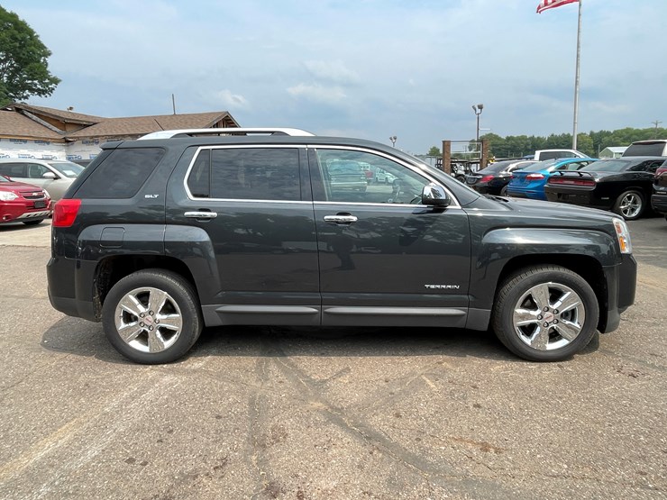 2014-gmc-terrain-slt-image-4