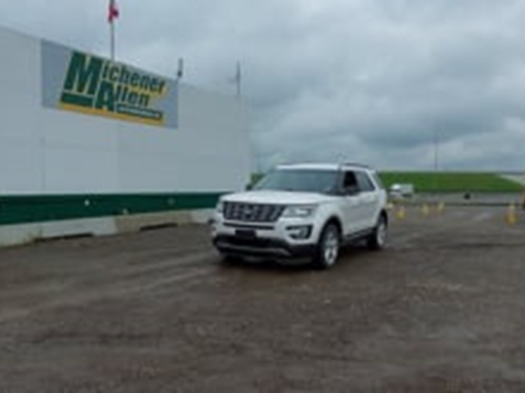2016-ford-explorer-xlt-image-5