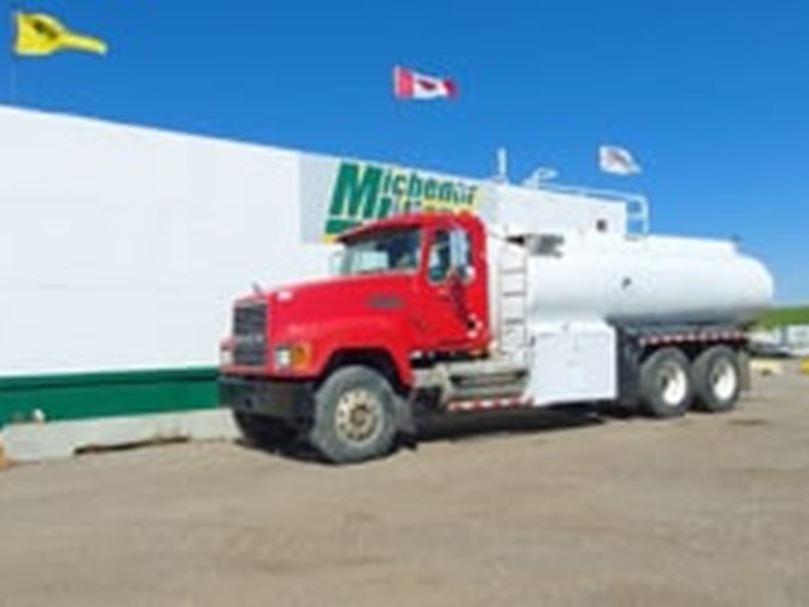 2004-mack-ch613-image-17