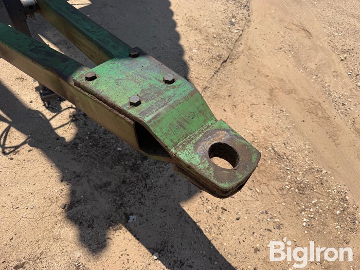 john-deere-235-image-9
