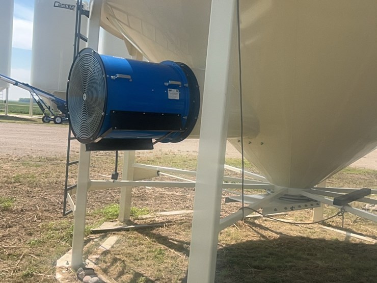 concept-5,000-bushel-hopper-bin,-fully-equipped-with-agi-grainguard-bin-fan-with-7.5-hp-three-phase-electric-motor-image-65