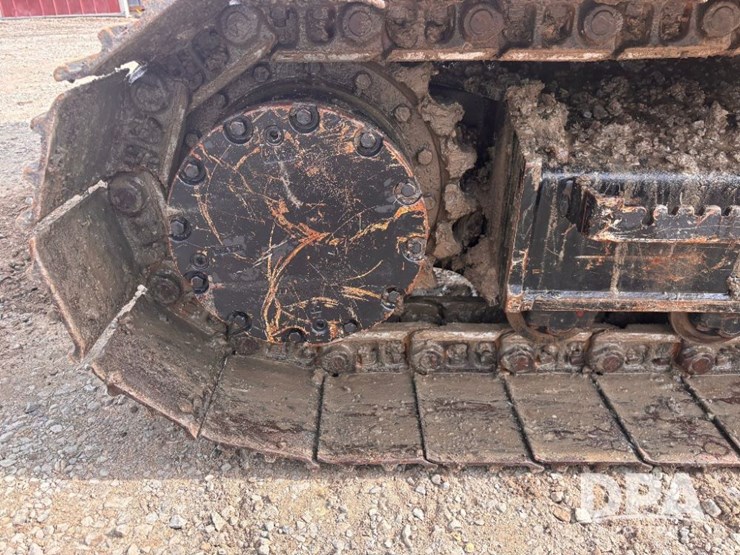 2012-deere-135d-image-46