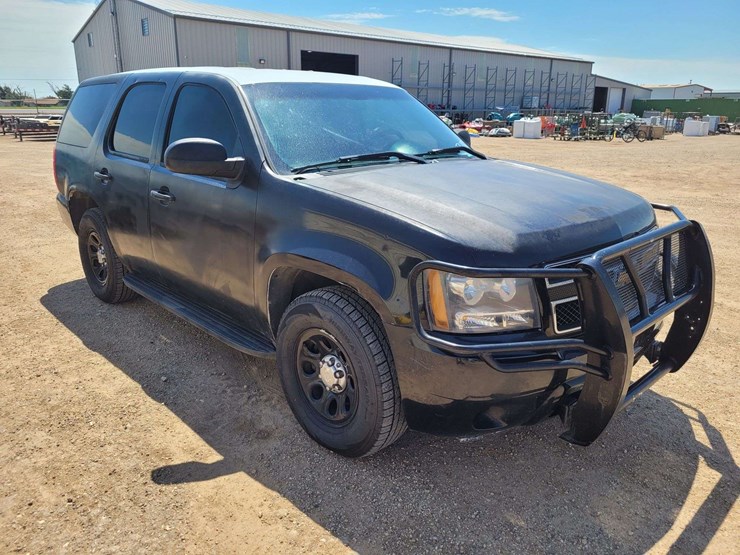 2010-chevrolet-tahoe-ls-image-2