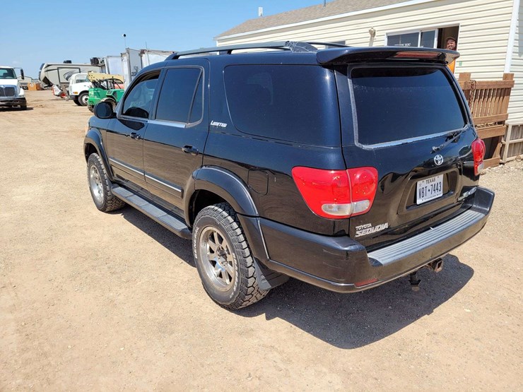 2005-toyota-sequoia-limited-image-4