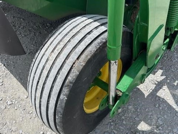 2022-john-deere-c400-image-18