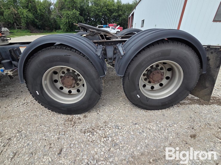 2012-peterbilt-386-image-15