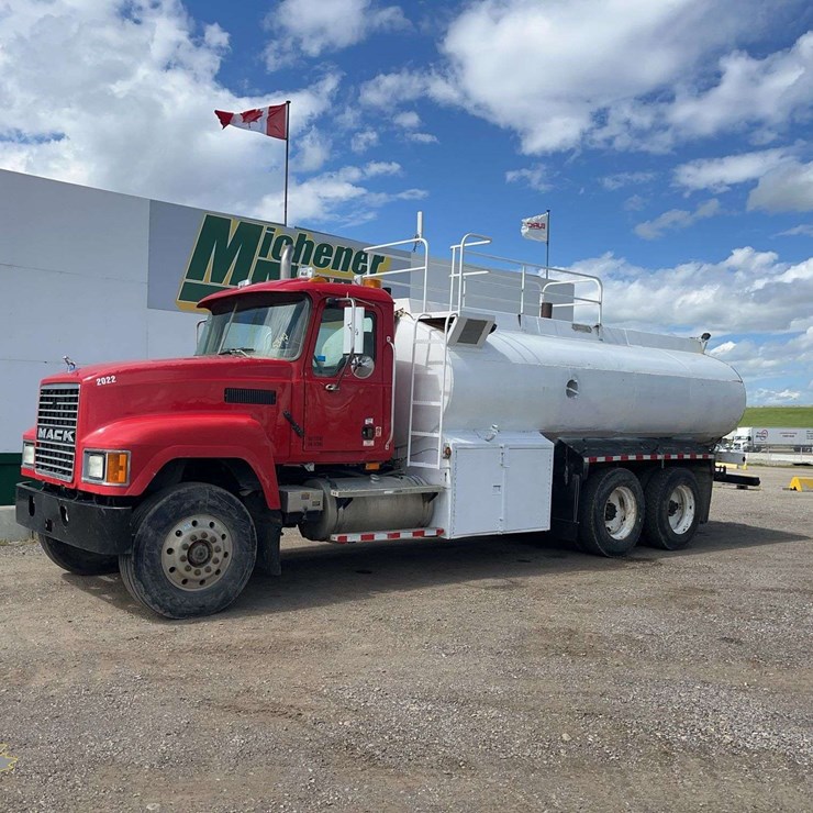2004 MACK CH613