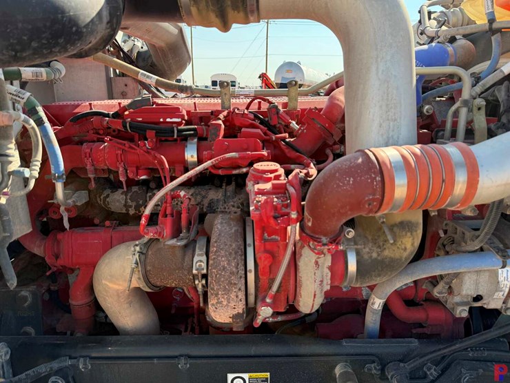 2013-peterbilt-388-image-21