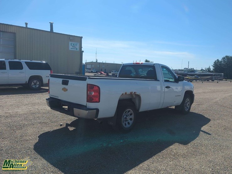 2010-chevrolet-silverado-1500-image-4