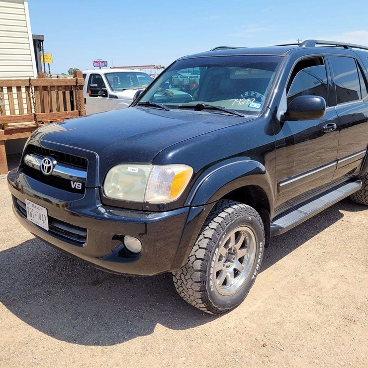 2005 TOYOTA SEQUOIA LIMITED