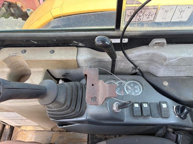 2010-caterpillar-305c-cr-image-23