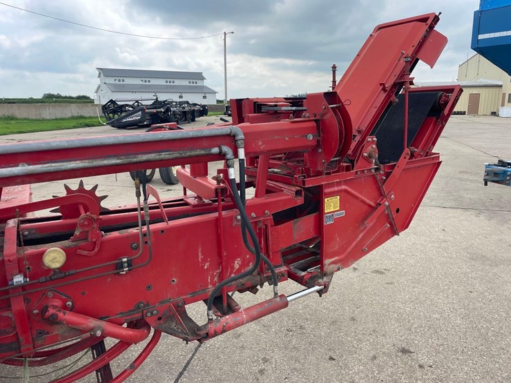 new-holland-311-image-6