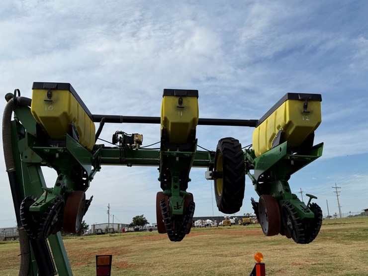 john-deere-1720-image-9