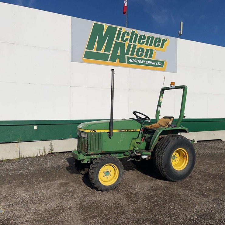 JOHN DEERE 770