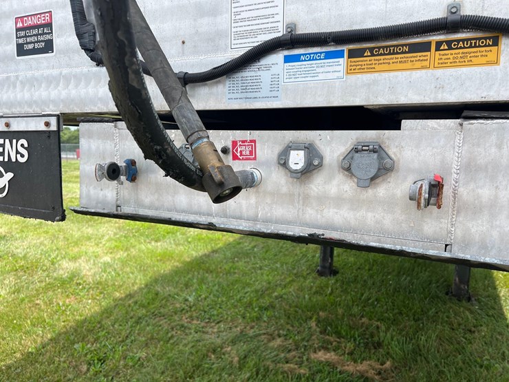 2024-axle-dump-trailer-image-3
