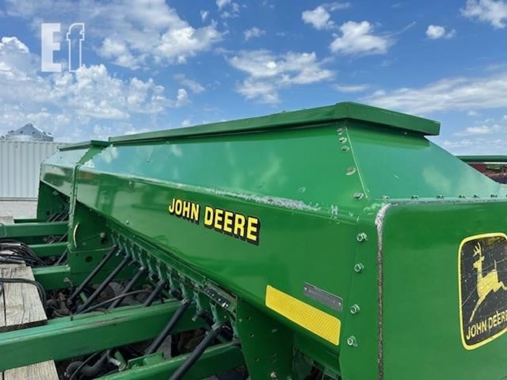 john-deere-1560-image-16