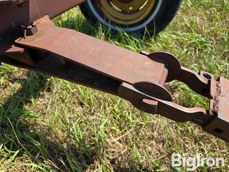 new-holland-30-image-10