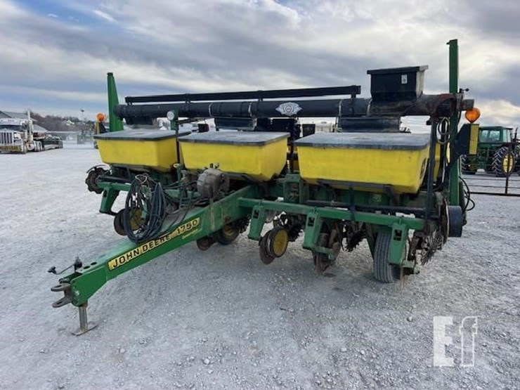 john-deere-1750-image-10