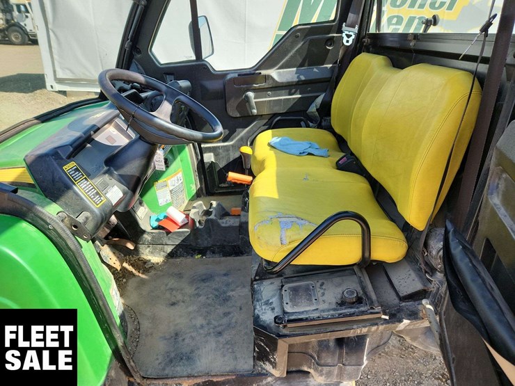 2015-john-deere-gator-image-11