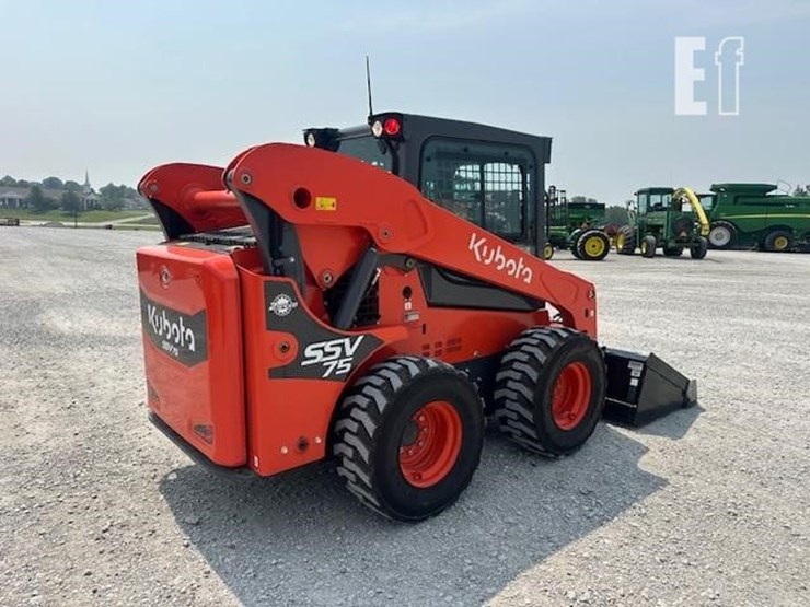 2023-kubota-ssv75-image-5