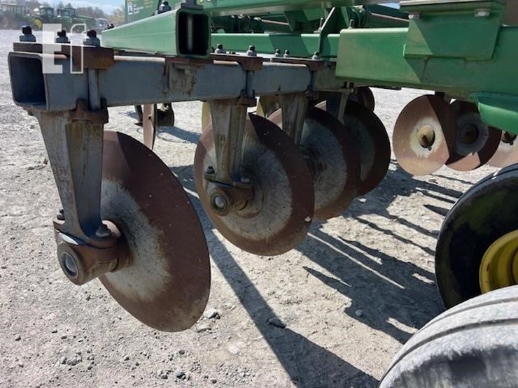 john-deere-2700-image-30
