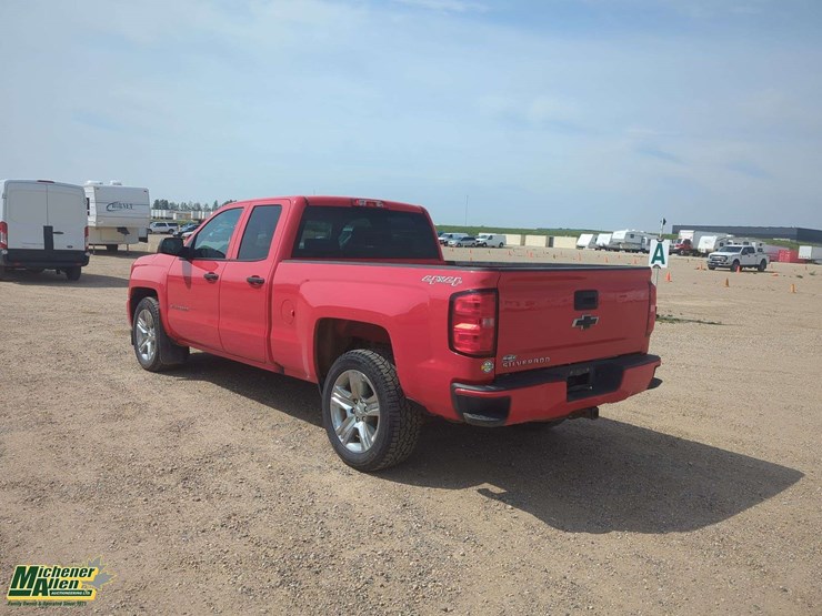 2017-chevrolet-silverado-1500-image-3