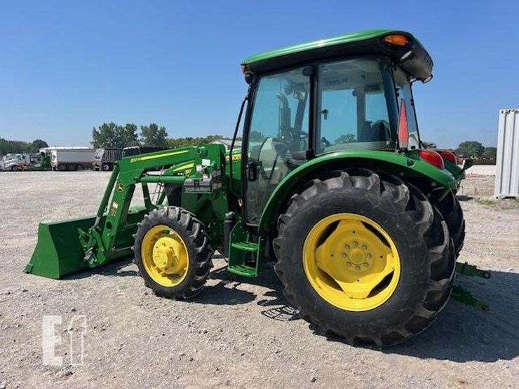 2021-john-deere-5075e-image-3