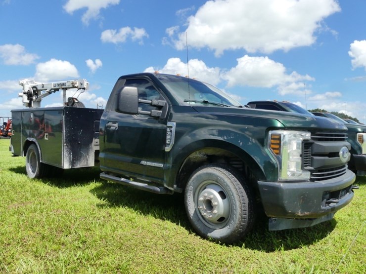 2019-ford-f350-xl-image-1