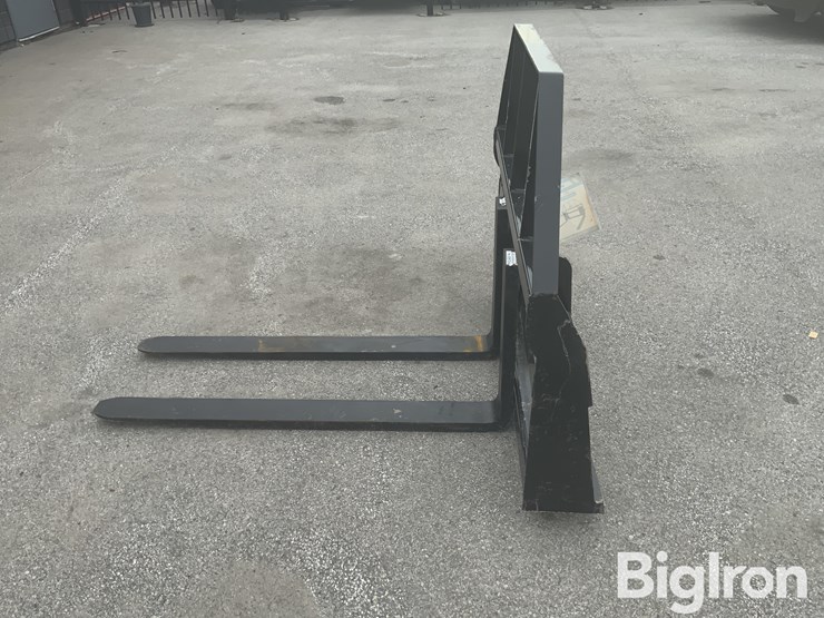 agt-saii00-48"-skid-steer-pallet-forks-&-mast-assembly-image-8