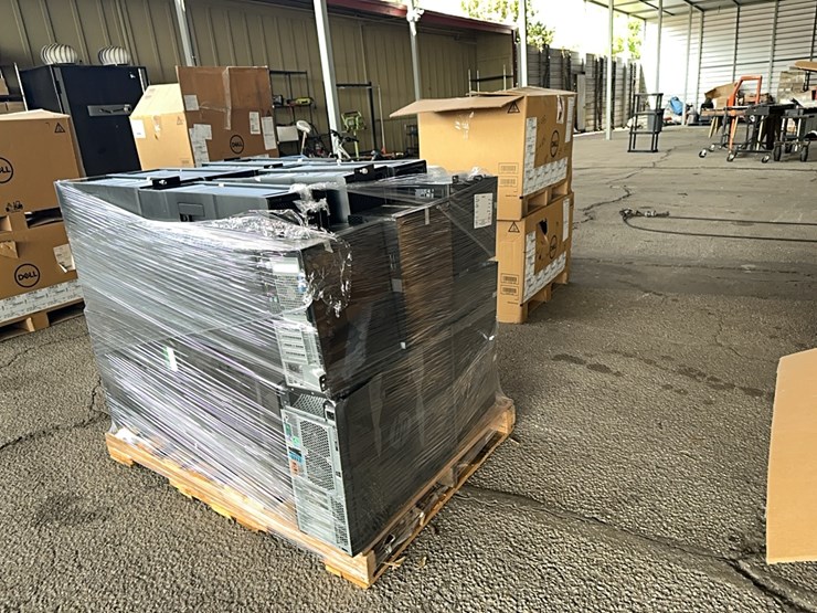 hp-z840-workstations-,-comouters-and-key-boards-and-cables-image-1