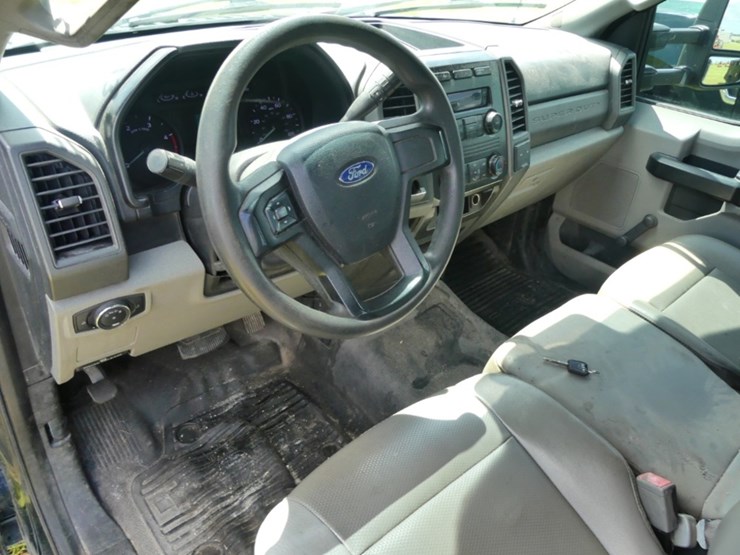 2019-ford-f350-xl-image-12