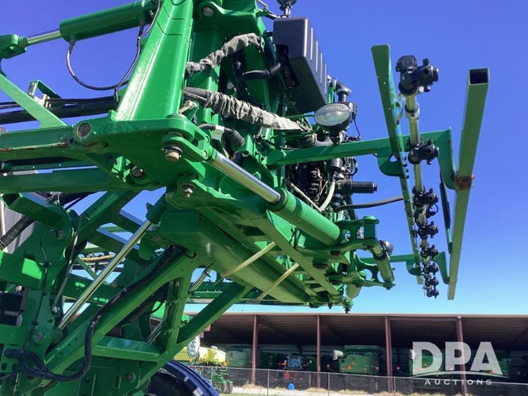 2020-john-deere-r4038-image-10