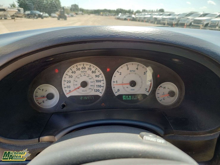 2006-chrysler-town-&-country-image-9