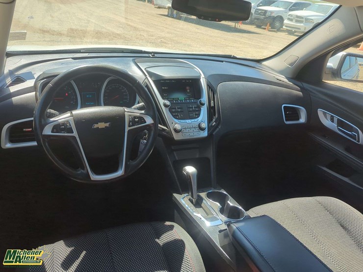 2012-chevrolet-equinox-lt-image-10