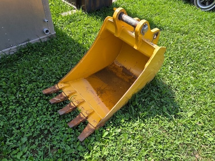 john-deere-24-image-2