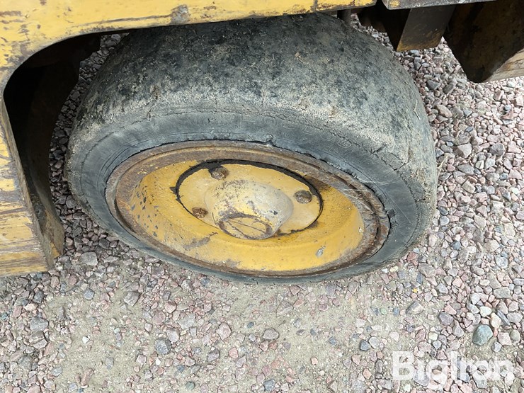 caterpillar-t50b-image-20