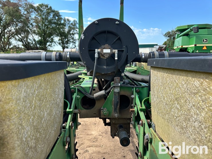 john-deere-7200-image-20