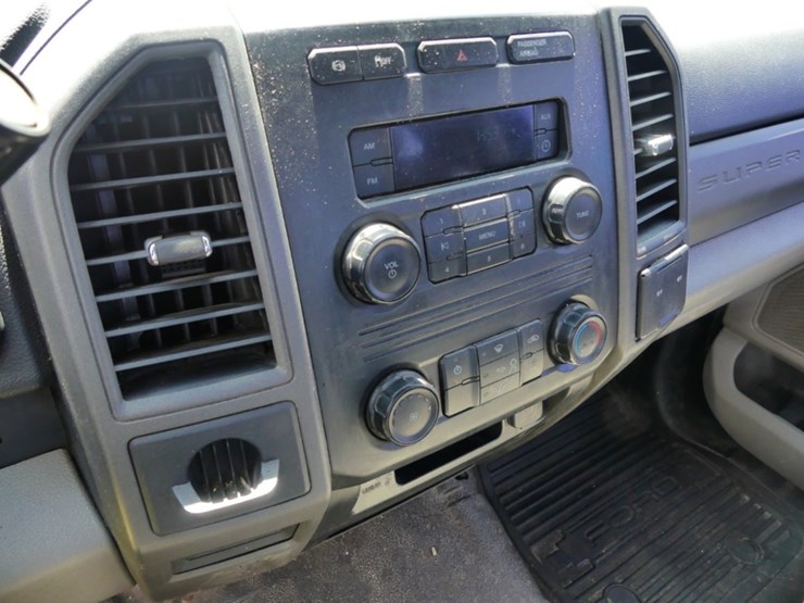 2017-ford-f450-xl-image-13