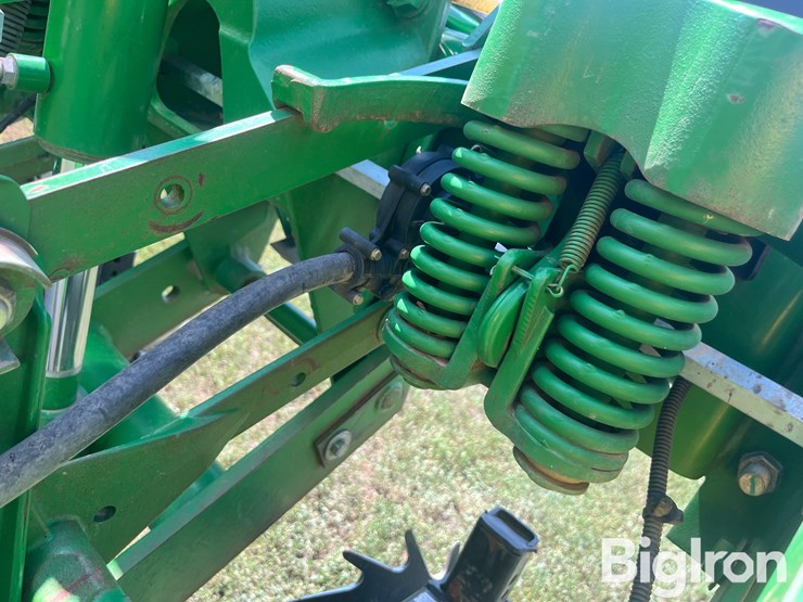 2010-john-deere-1770nt-image-18