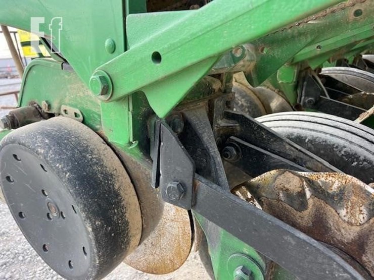 john-deere-1750-image-31