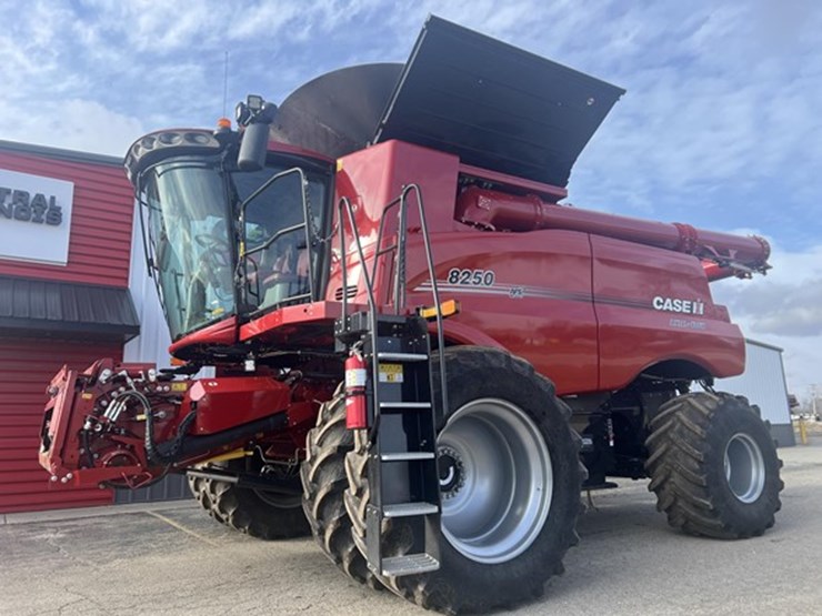 2022-case-ih-8250-image-2