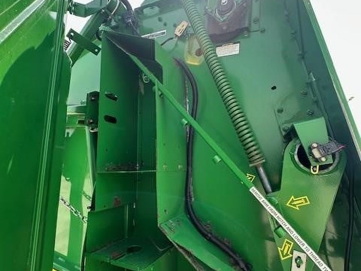2009-john-deere-568-image-21